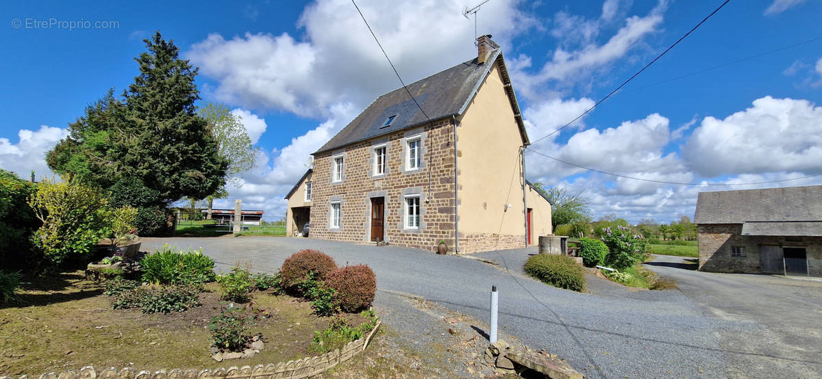 Maison à NOTRE-DAME-DE-CENILLY