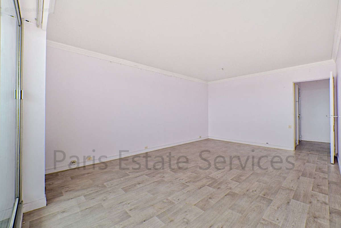 Appartement à PARIS-10E