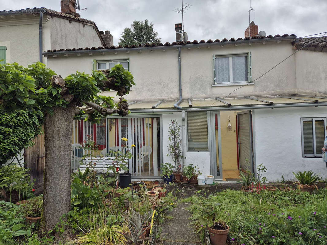 Maison à SAINT-SULPICE