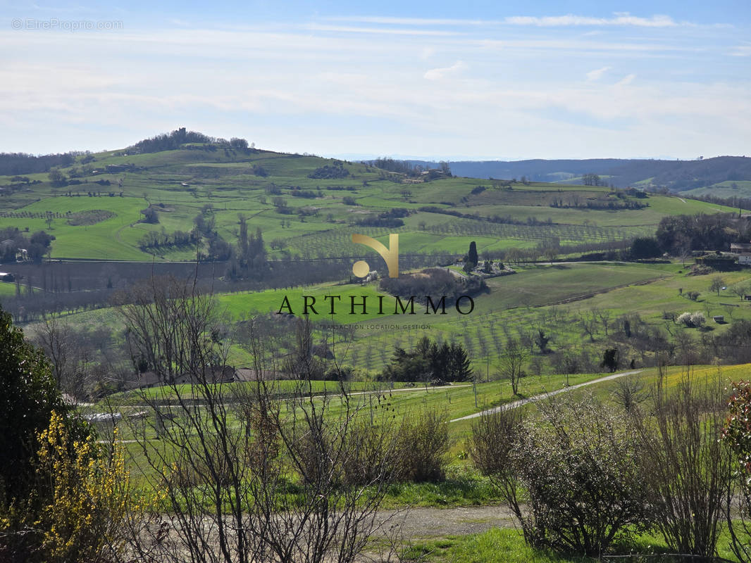 Terrain à MONTMIRAL