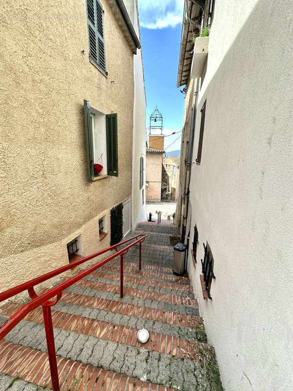 Maison à PUGET-SUR-ARGENS