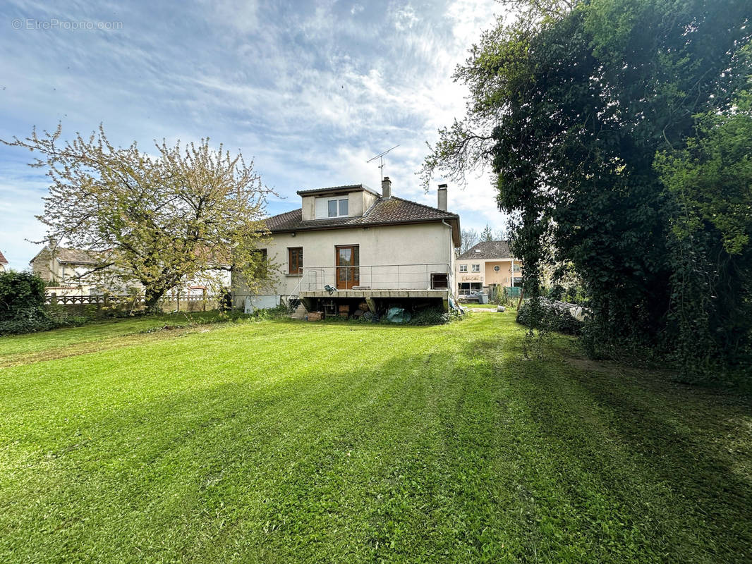 Maison à TOURS-SUR-MARNE