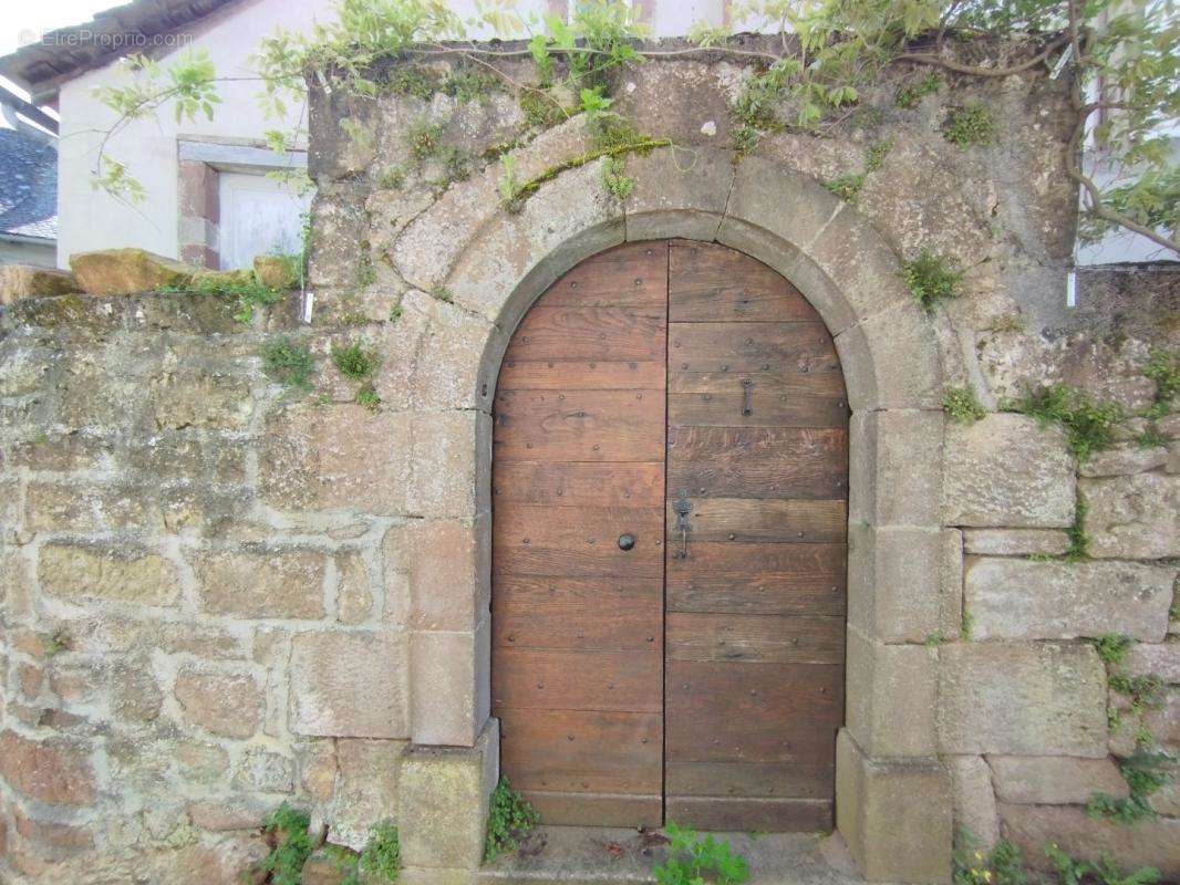 Maison à SAINT-CHRISTOPHE-VALLON