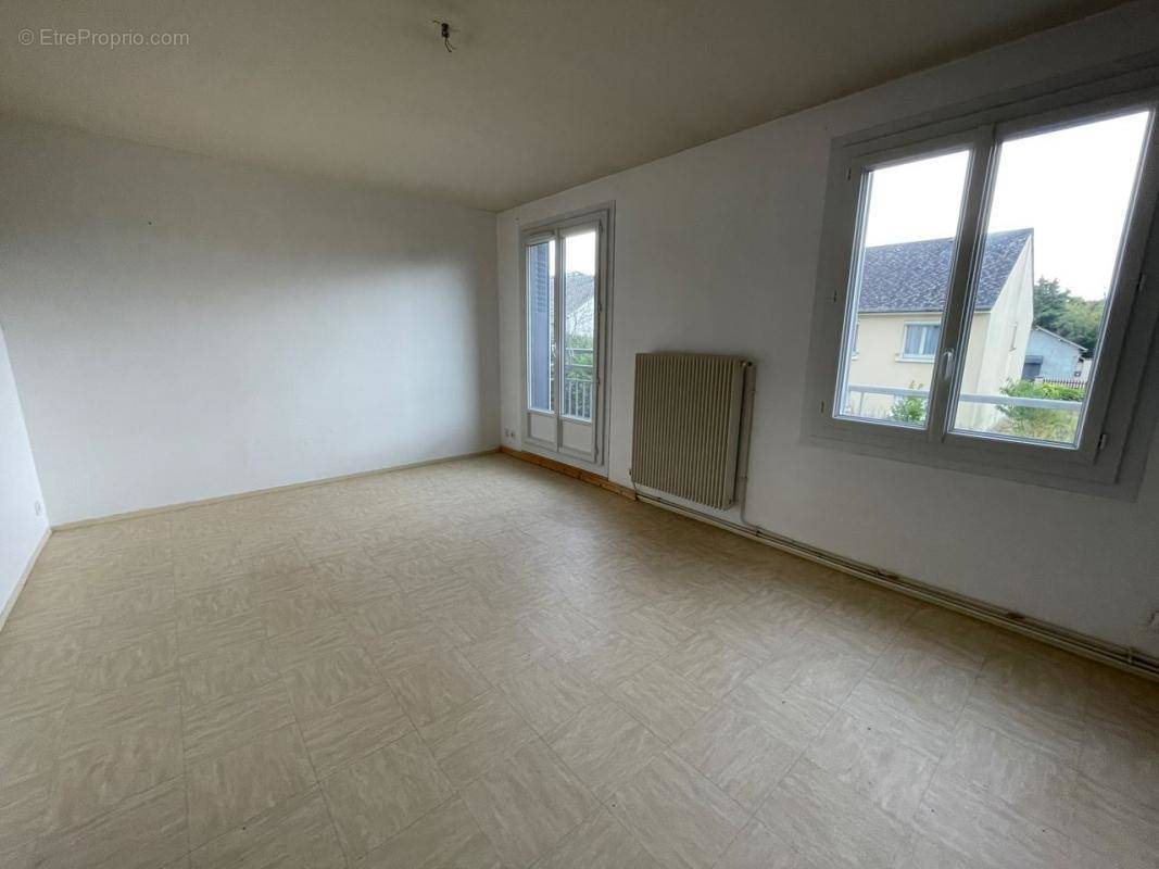 Appartement à NEUILLE-PONT-PIERRE