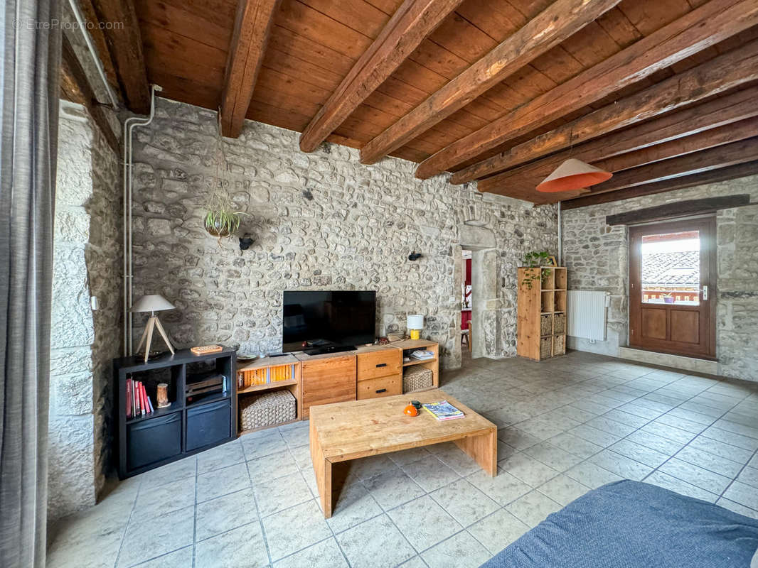 Appartement à PELUSSIN