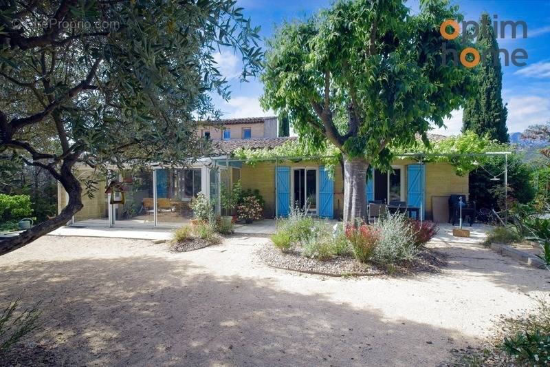 Maison à CHATEAUNEUF-LE-ROUGE