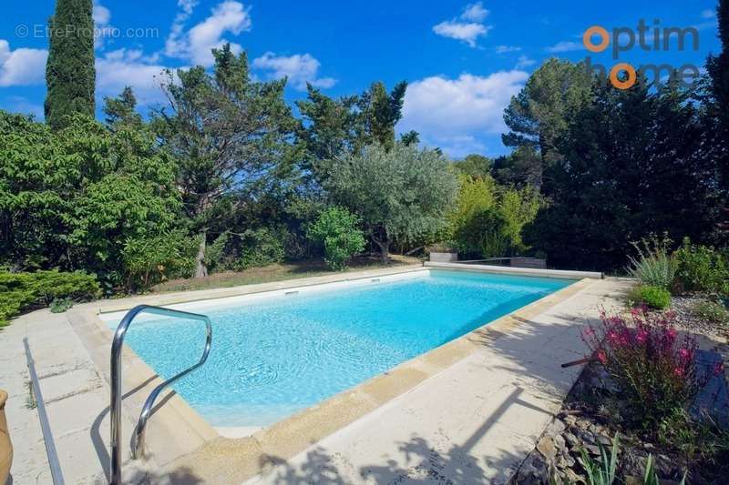 Maison à CHATEAUNEUF-LE-ROUGE