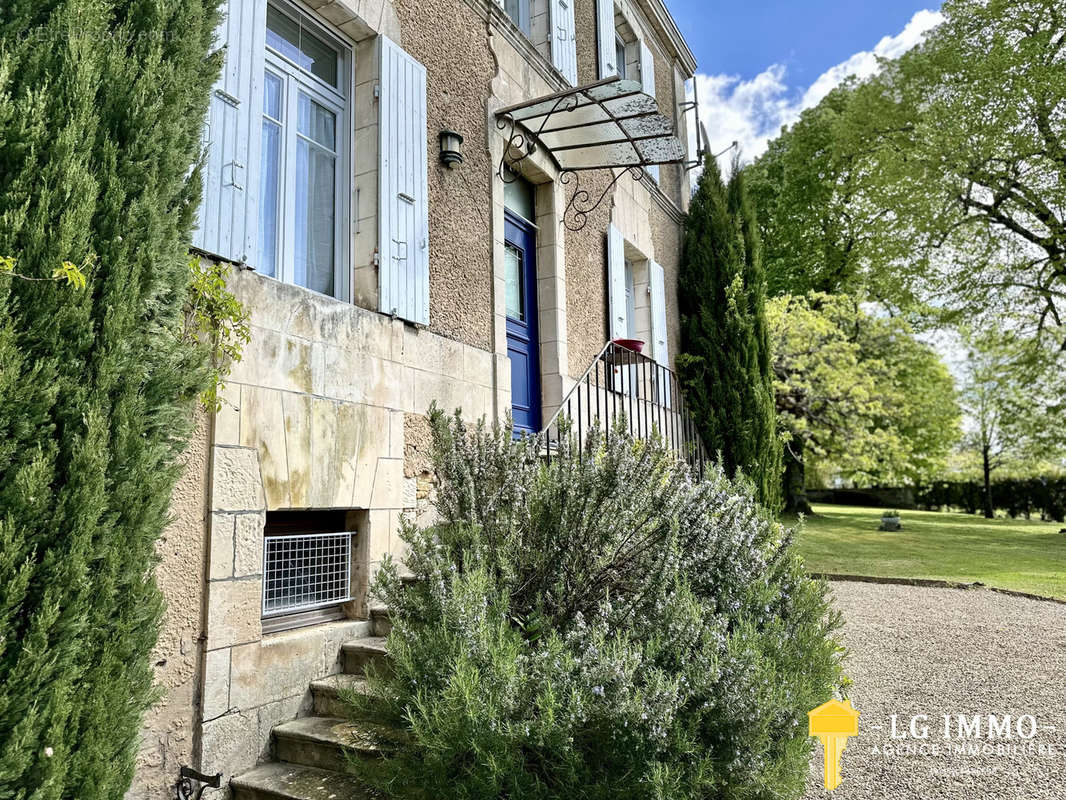 Maison à MORTAGNE-SUR-GIRONDE