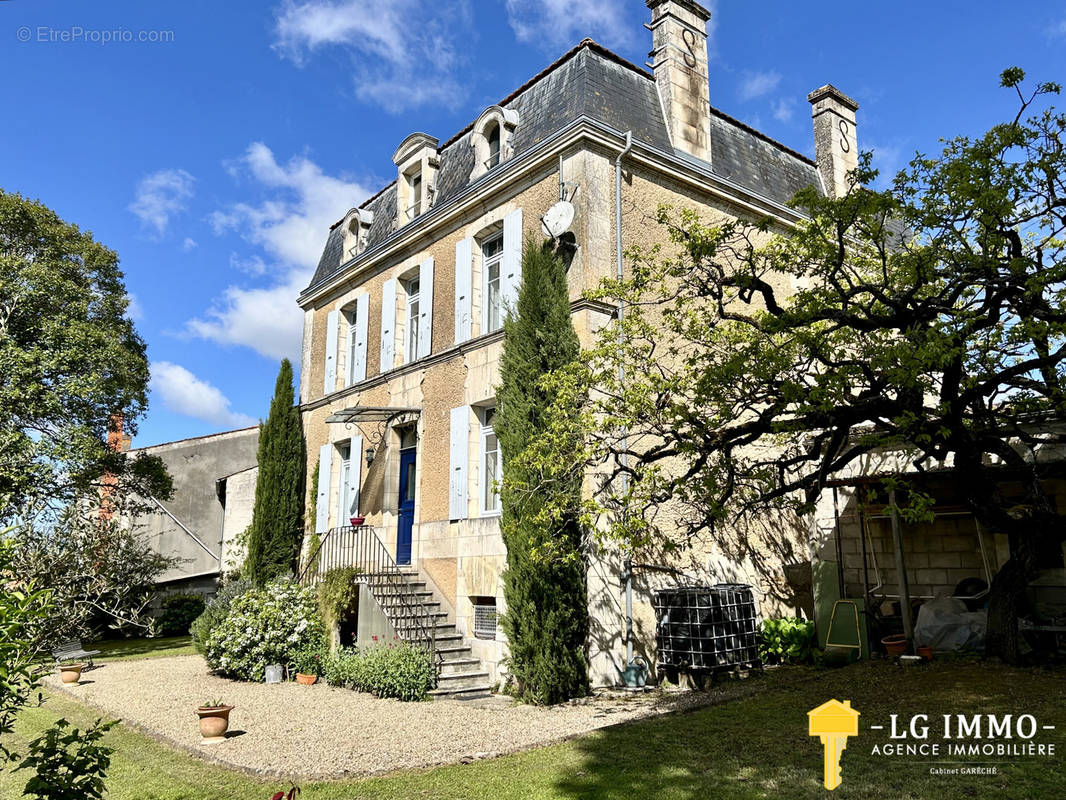 Maison à MORTAGNE-SUR-GIRONDE