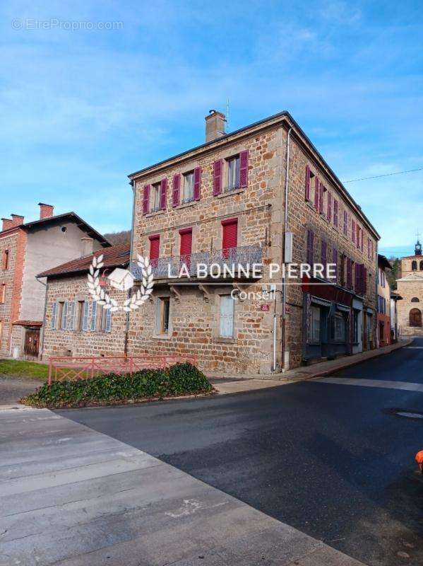 Appartement à SAIL-SOUS-COUZAN