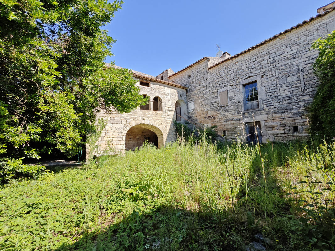 Maison à BARJAC