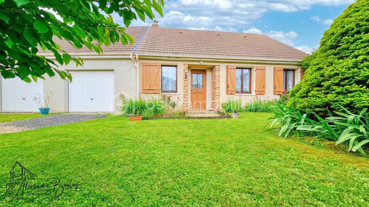 Maison à GRENEVILLE-EN-BEAUCE