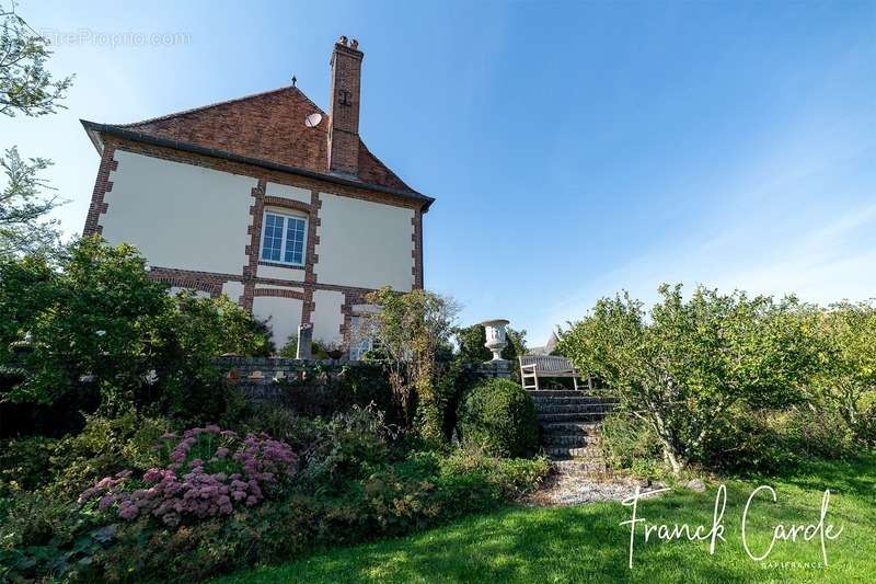 Maison à NEUFCHATEL-EN-BRAY