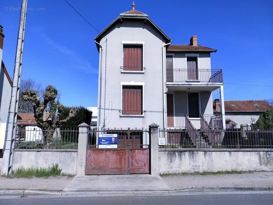 Maison à VARENNES-SUR-ALLIER