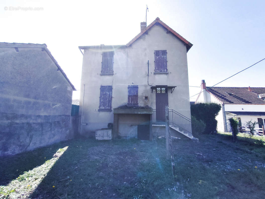 Maison à VARENNES-SUR-ALLIER