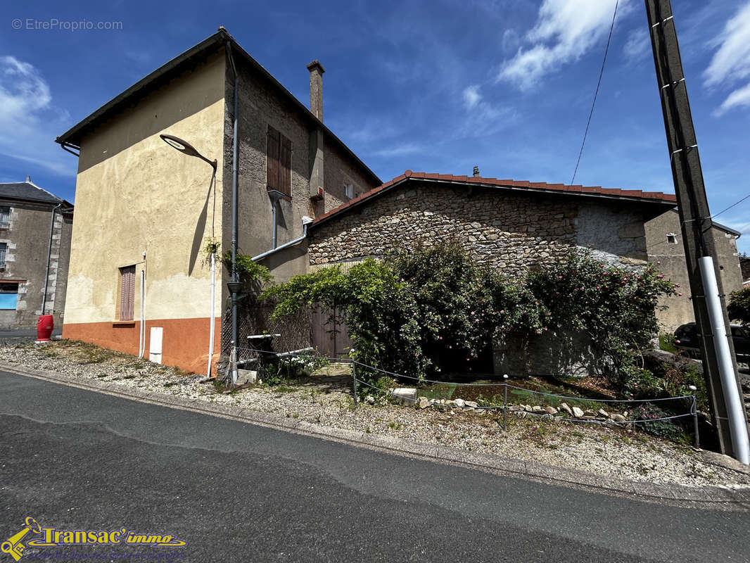 Maison à LACHAUX