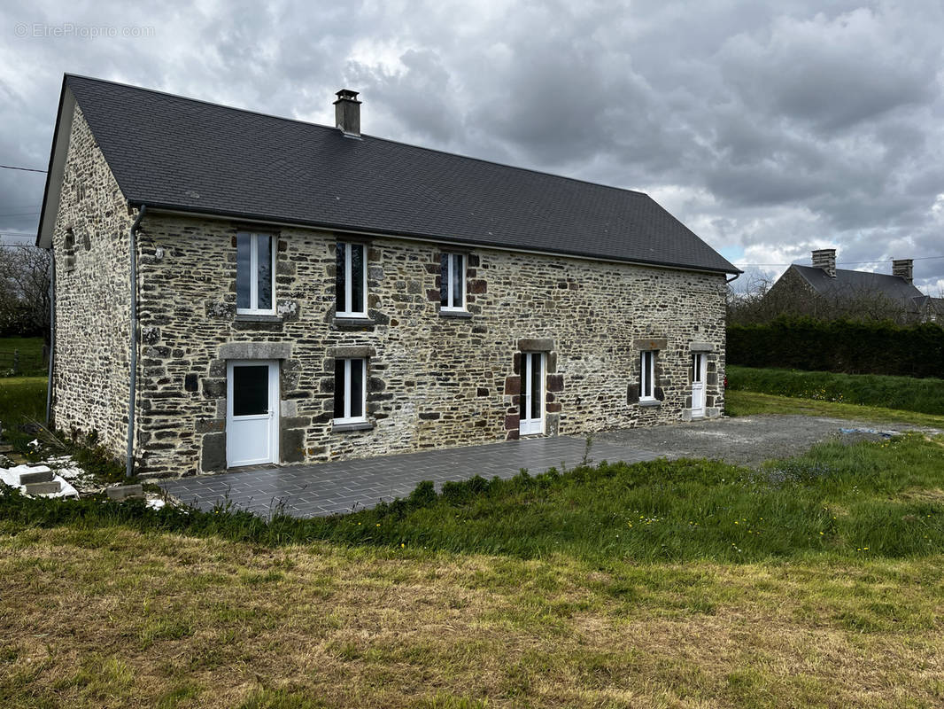 Maison à MONTAIGU-LES-BOIS