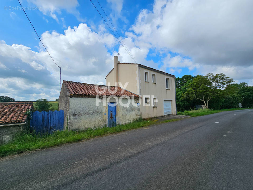 Maison à MARSAIS-SAINTE-RADEGONDE