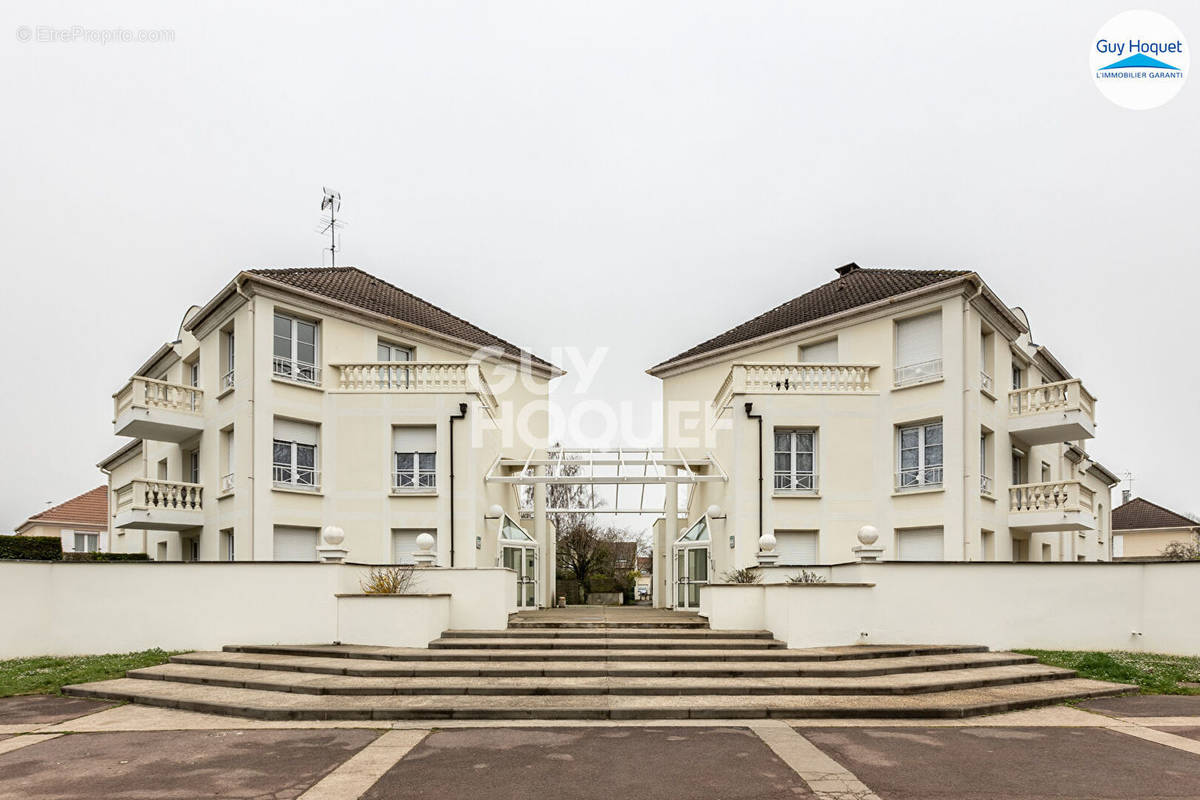 Appartement à SAINT-PIERRE-DU-PERRAY