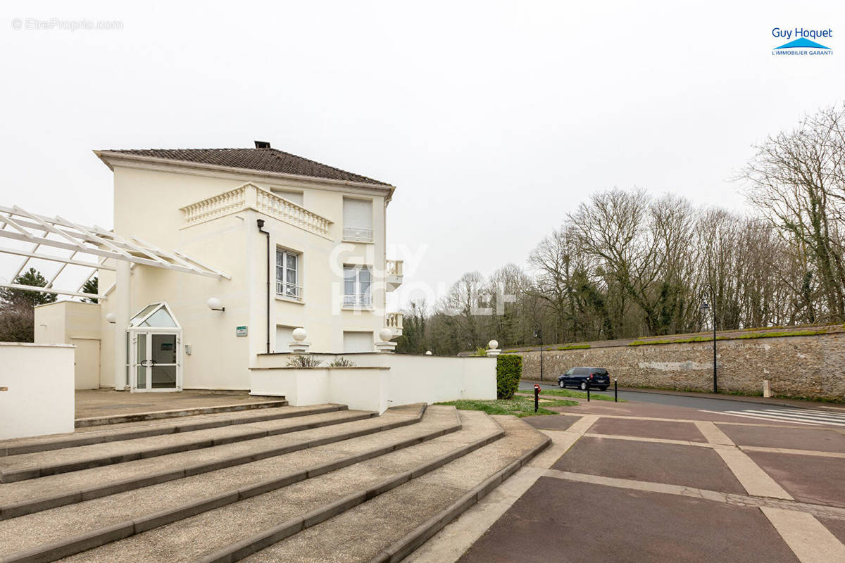 Appartement à SAINT-PIERRE-DU-PERRAY