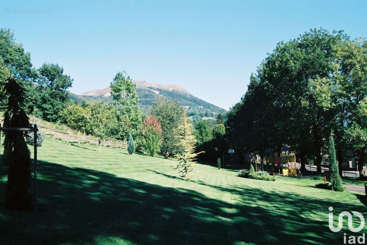 Photo 2 - Commerce à MURAT-LE-QUAIRE