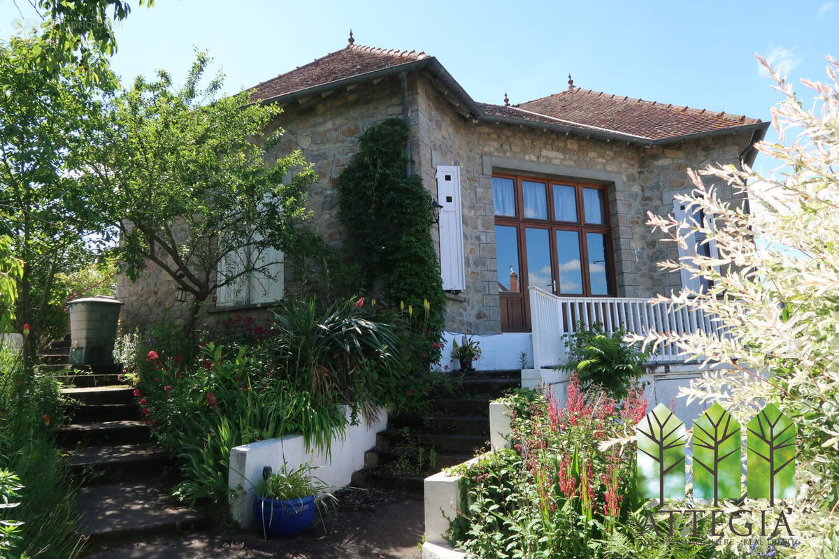 Maison à GENOUILLAC