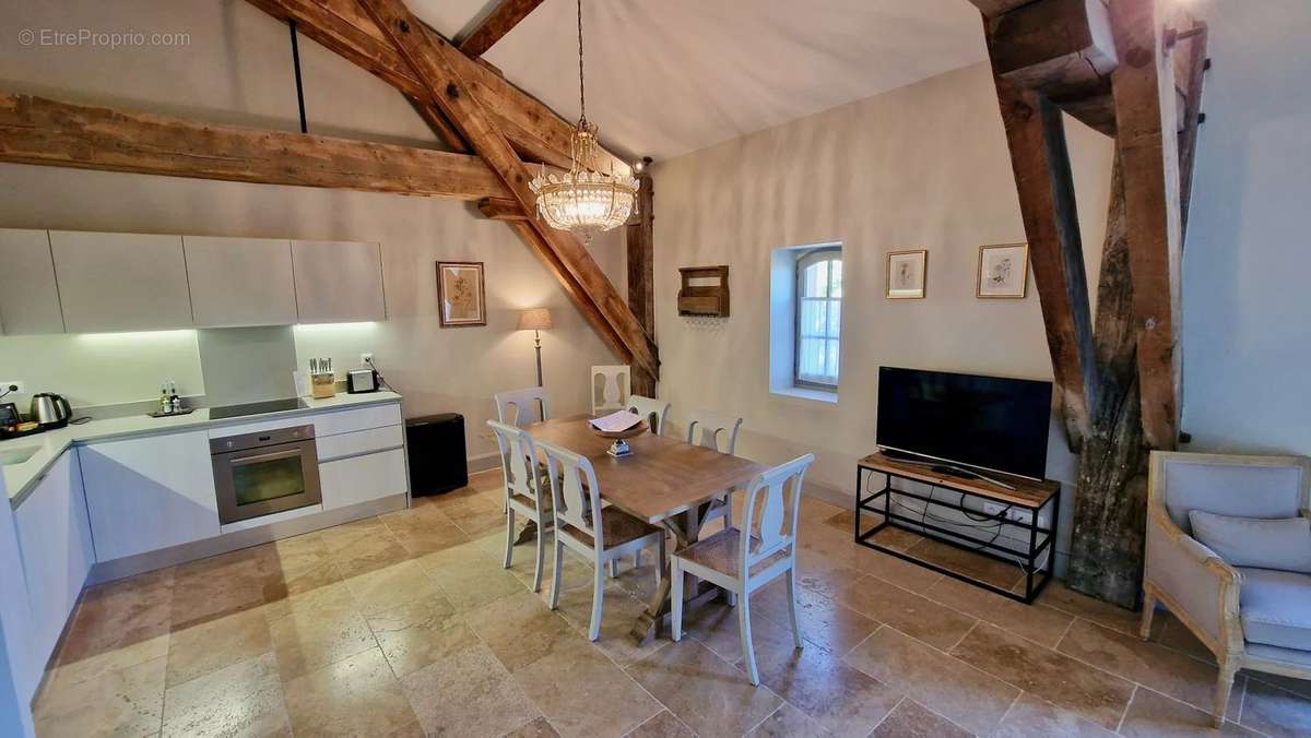 Appartement à PUISSALICON