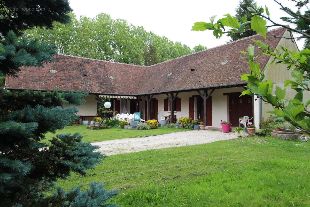 Maison à NOISY-SUR-ECOLE