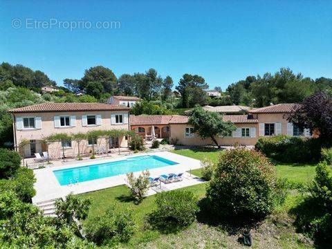 Maison à ROQUEFORT-LES-PINS