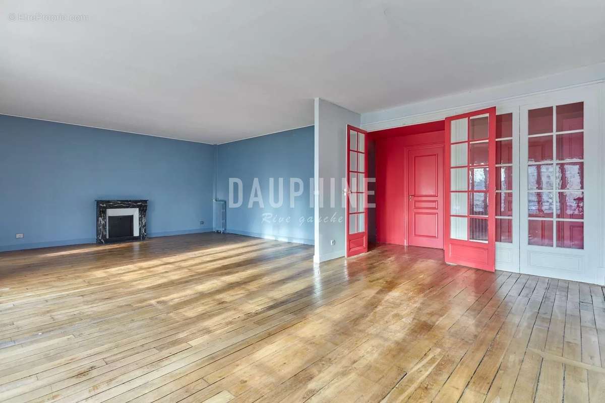 Appartement à PARIS-1E