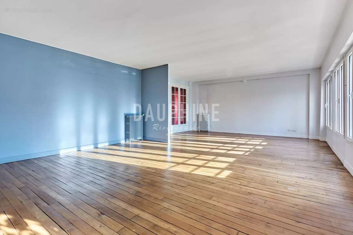 Appartement à PARIS-1E