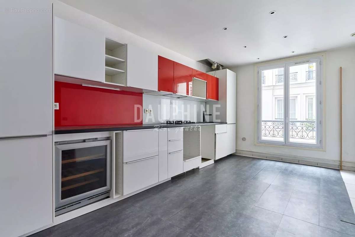 Appartement à PARIS-1E