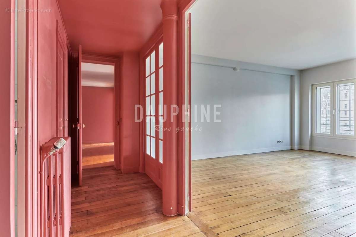 Appartement à PARIS-1E