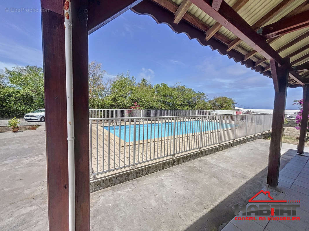 Vue de la piscine depuis la Carbet - Appartement à SAINTE-LUCE