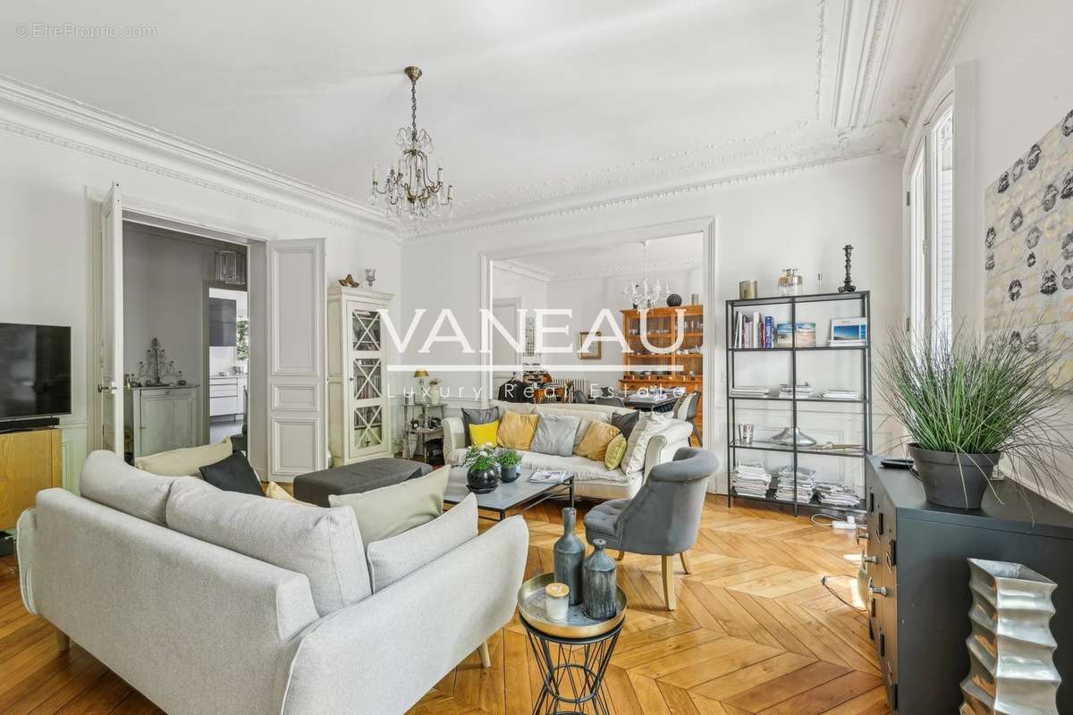 Appartement à PARIS-14E