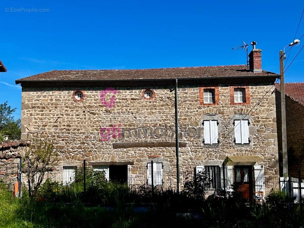 Maison à DOMAIZE