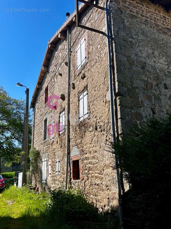 Maison à DOMAIZE