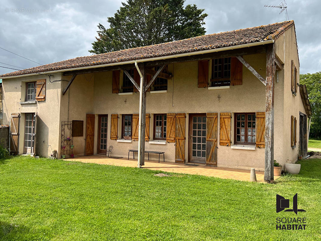 Maison à SAINT-JEAN-DE-SAUVES