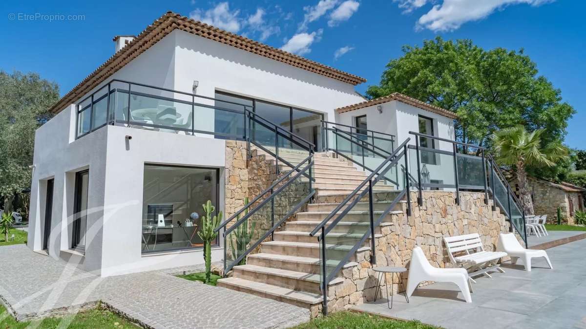 Maison à MOUGINS