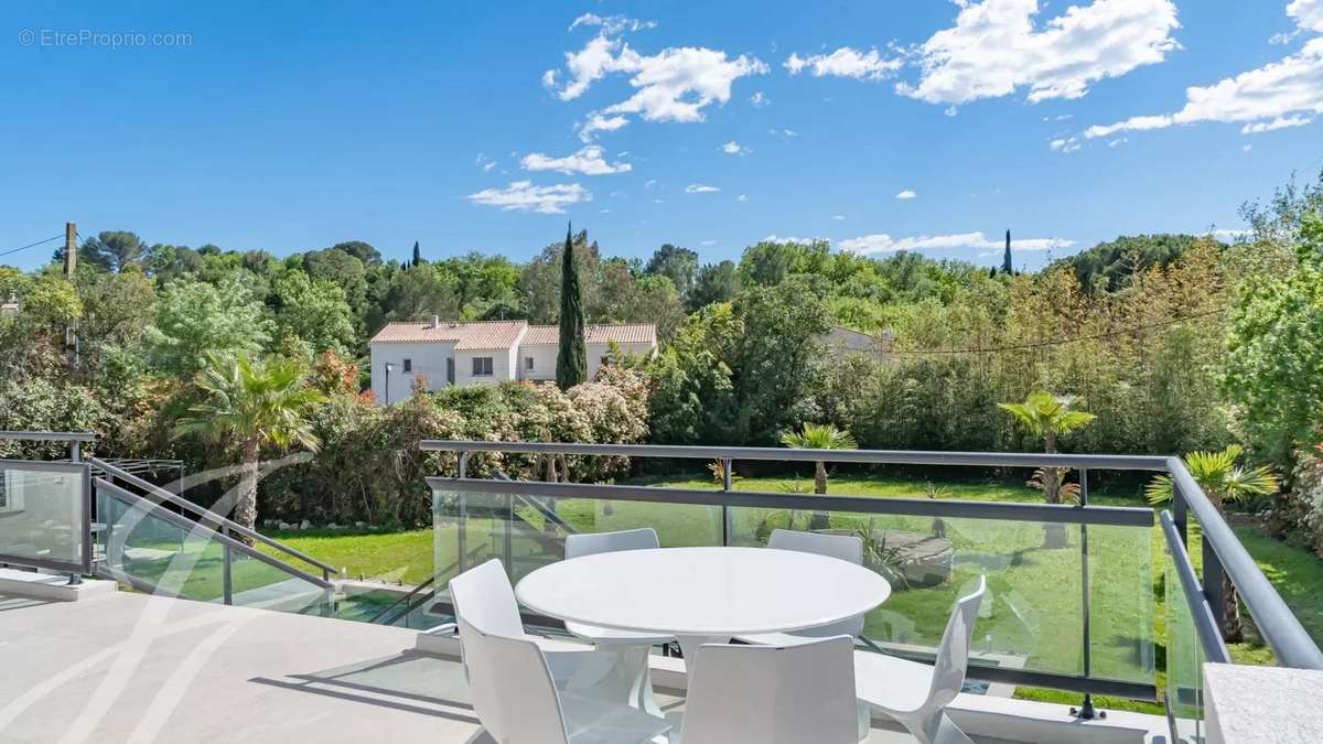 Maison à MOUGINS