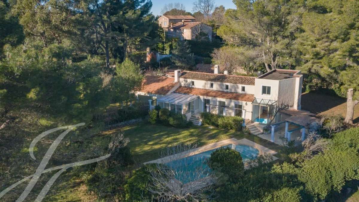 Maison à MOUGINS