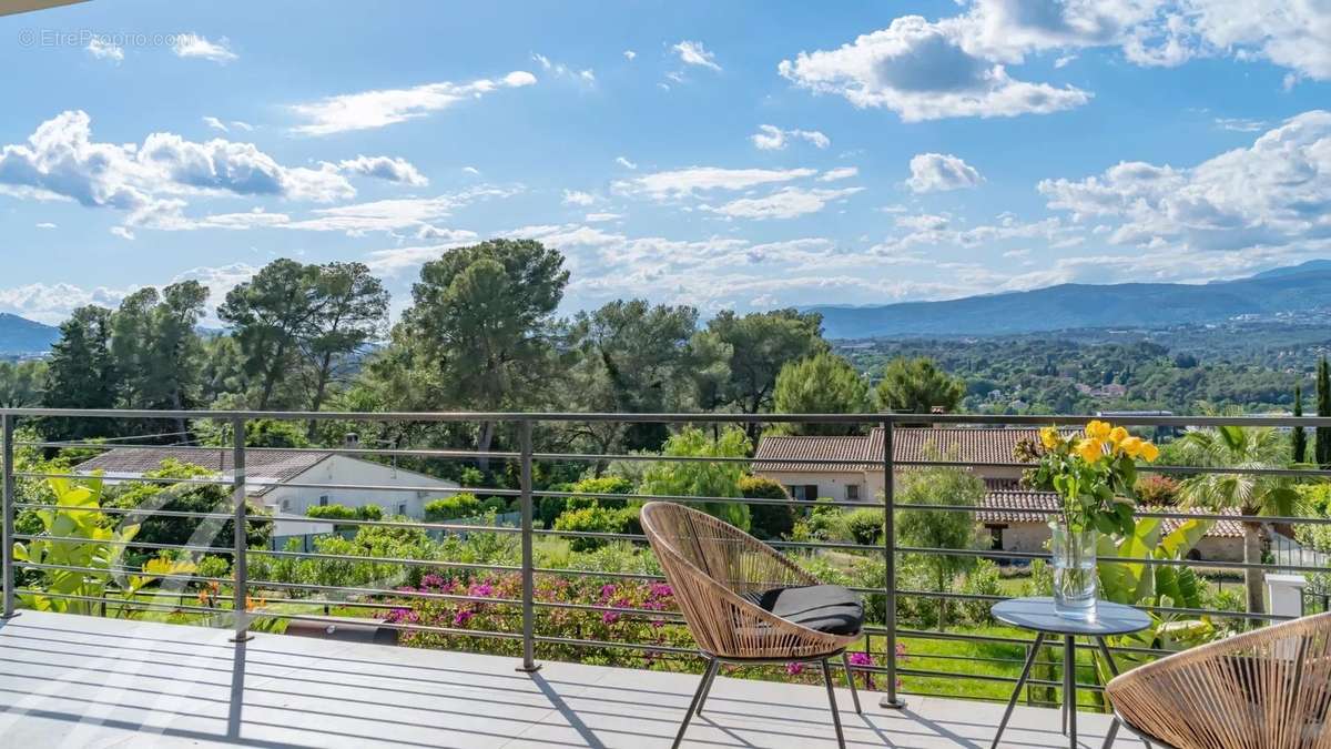 Maison à MOUGINS