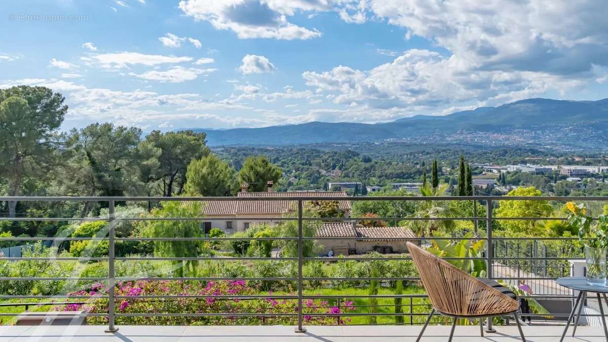 Maison à MOUGINS