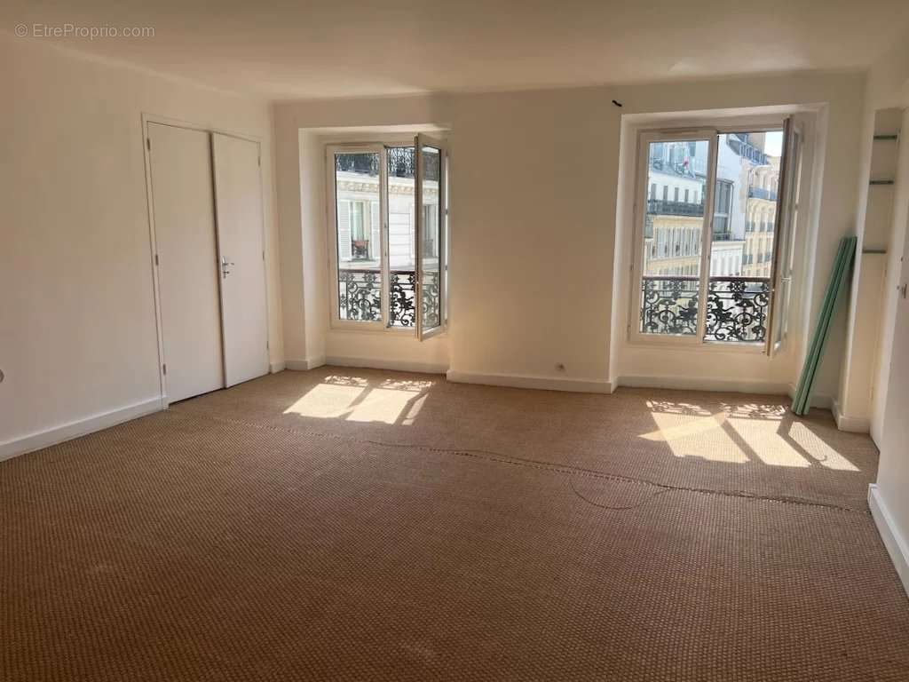 Appartement à PARIS-9E