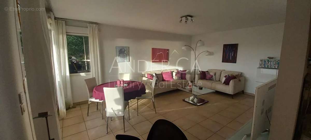 Appartement à MANDELIEU-LA-NAPOULE