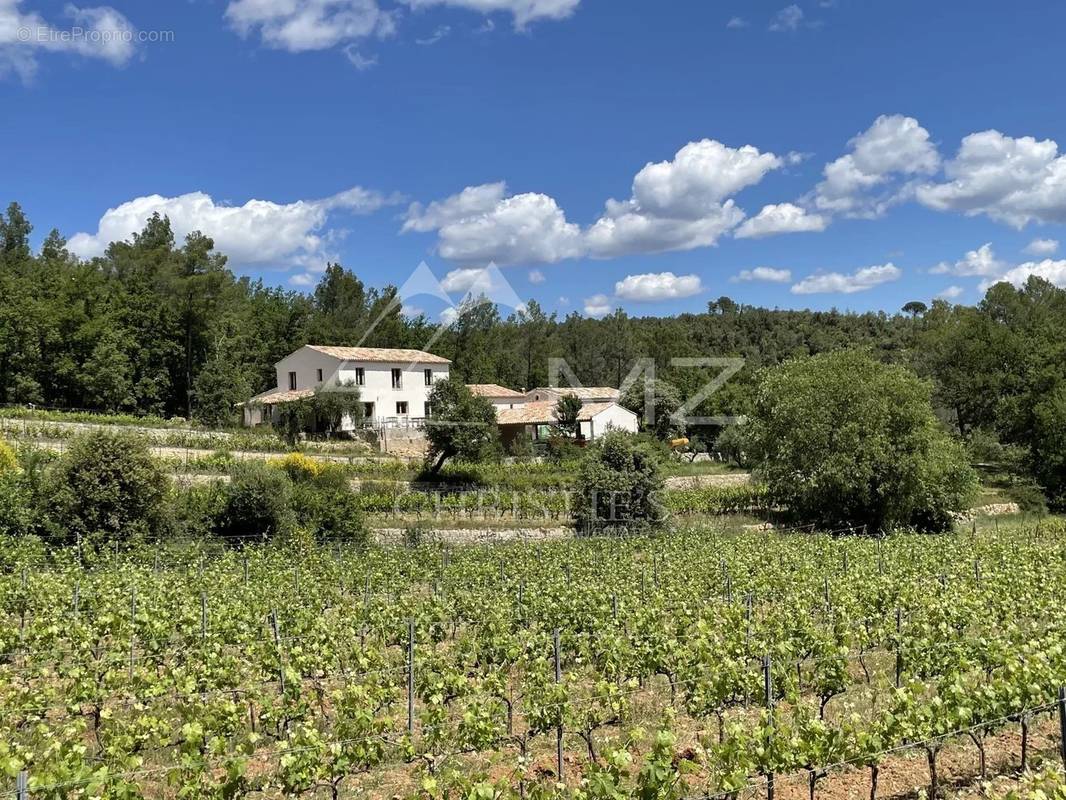 Maison à COTIGNAC