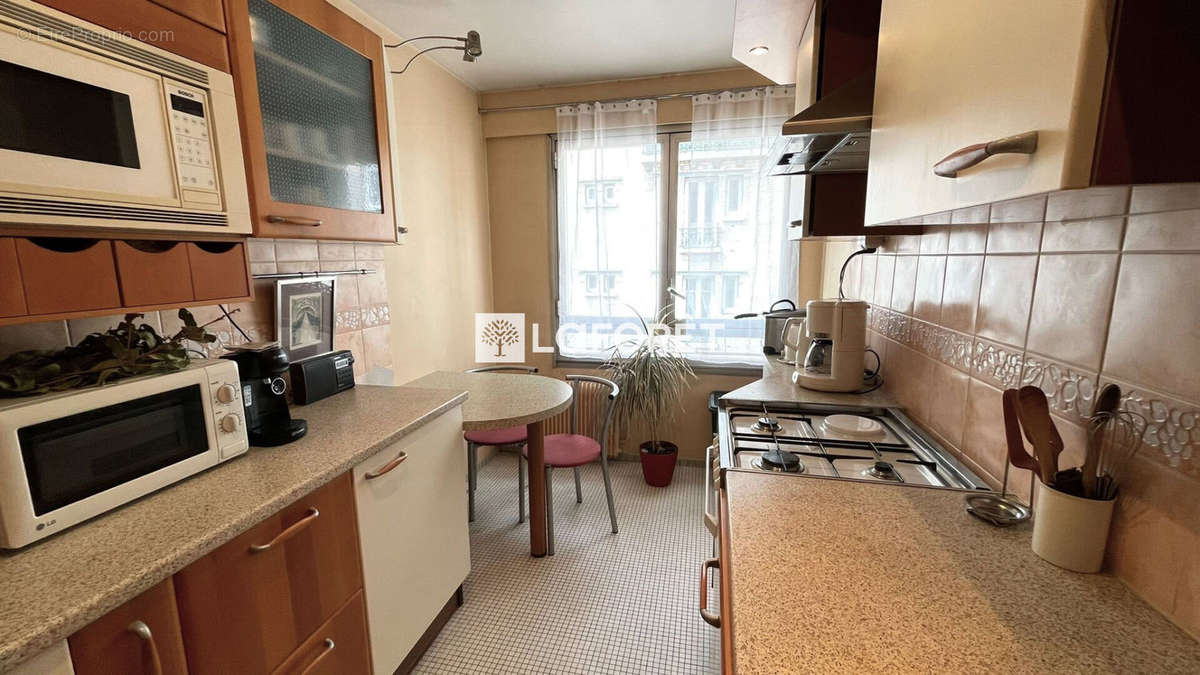 Appartement à PARIS-12E