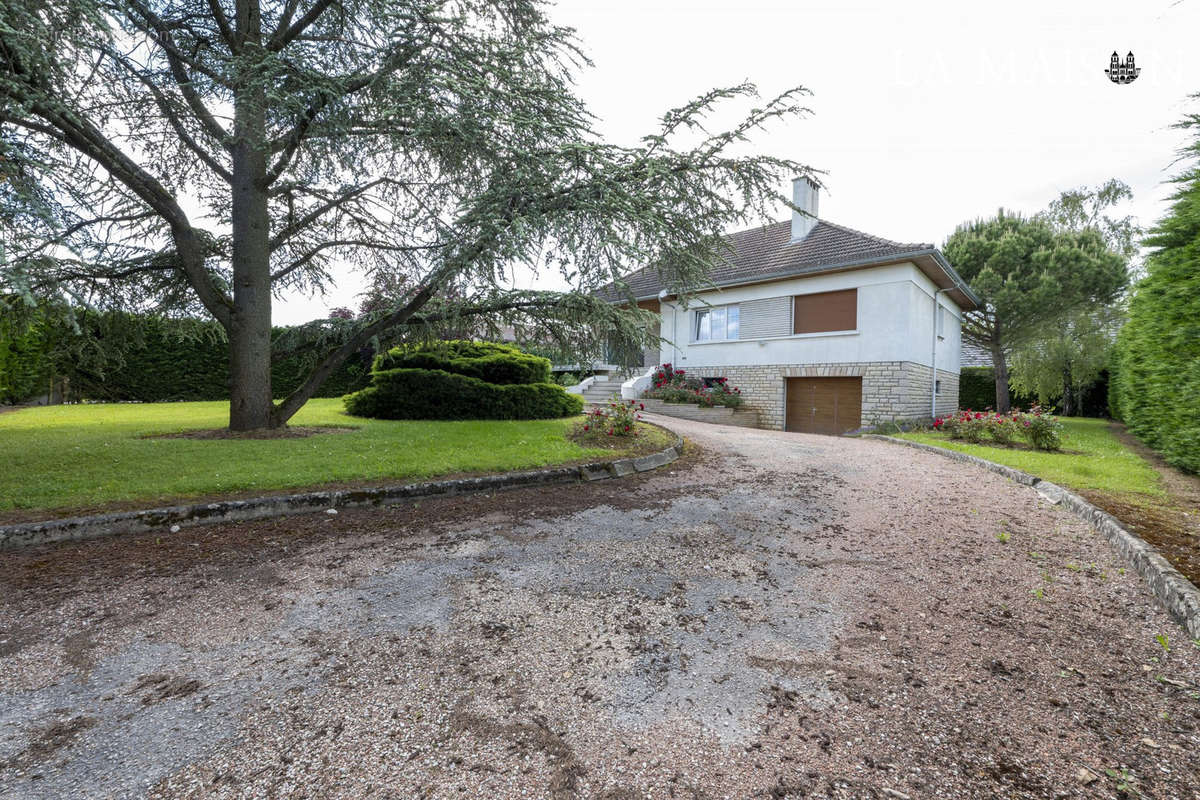 Maison à SAULON-LA-CHAPELLE