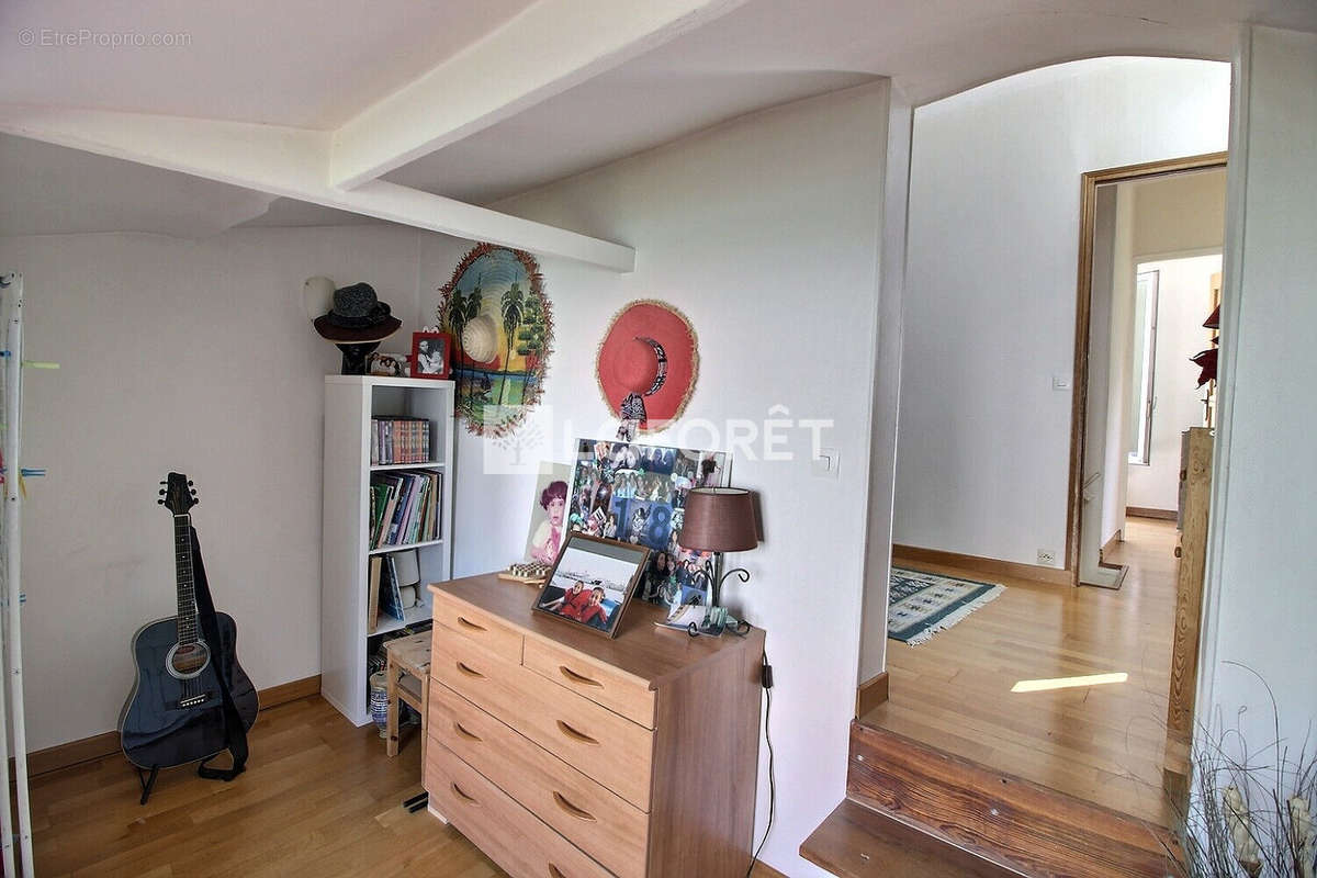 Appartement à BOIS-COLOMBES