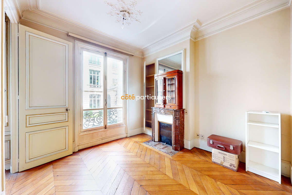 Appartement à PARIS-8E